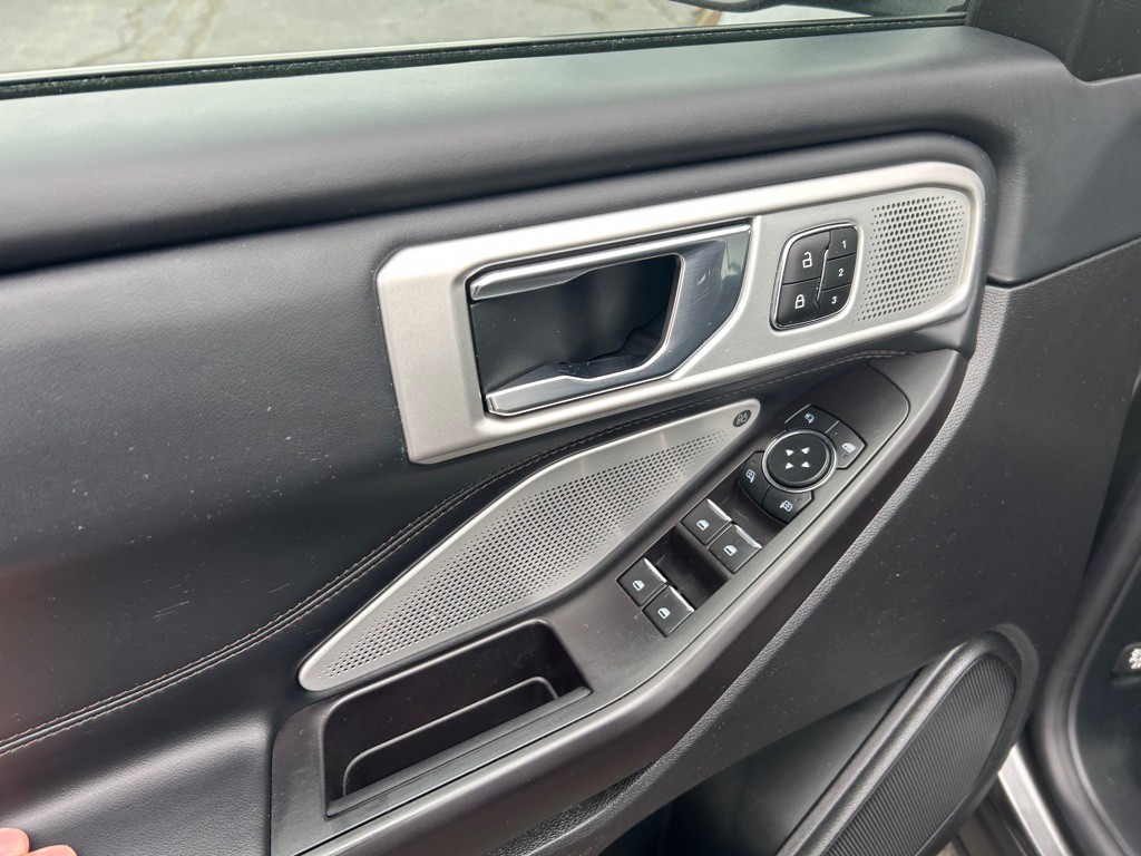 2020 Ford Explorer Image 22