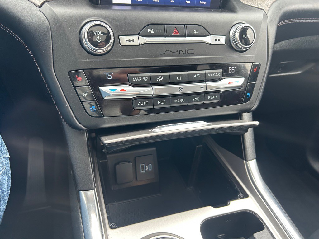 2020 Ford Explorer Image 30