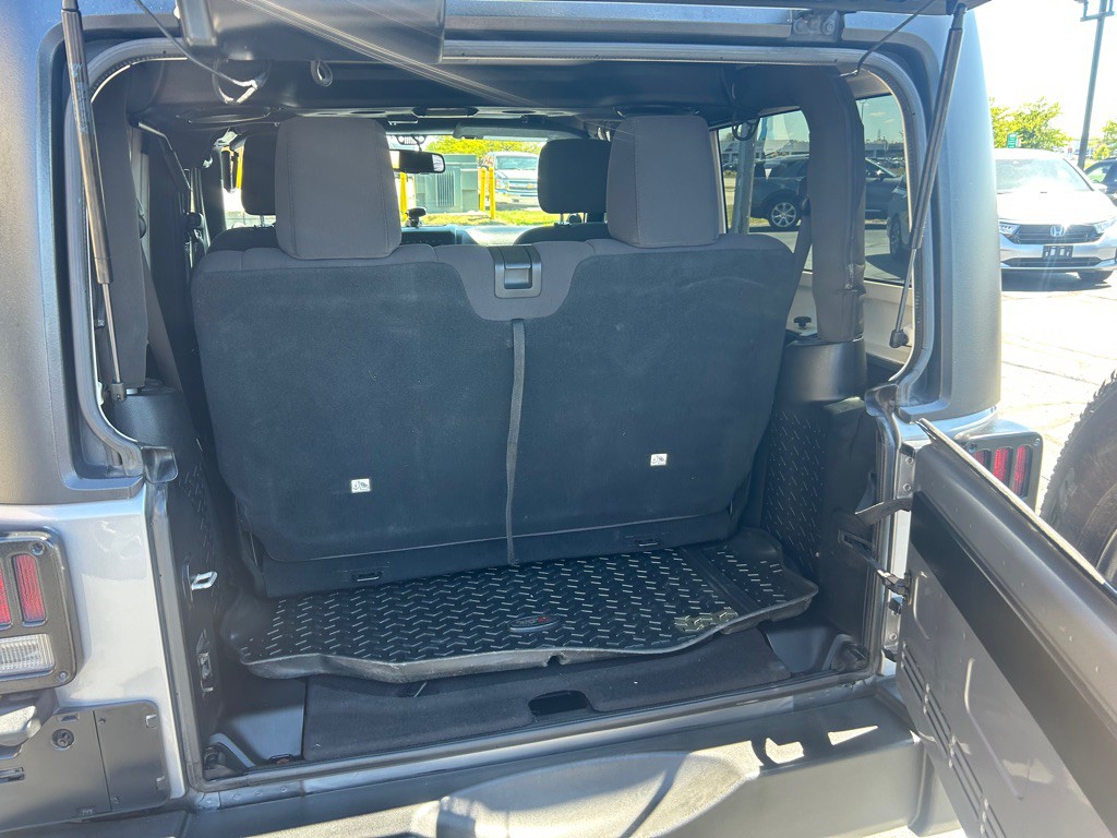 2013 Jeep Wrangler Image 10