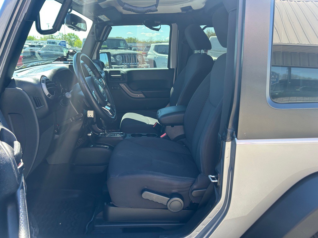 2013 Jeep Wrangler Image 11