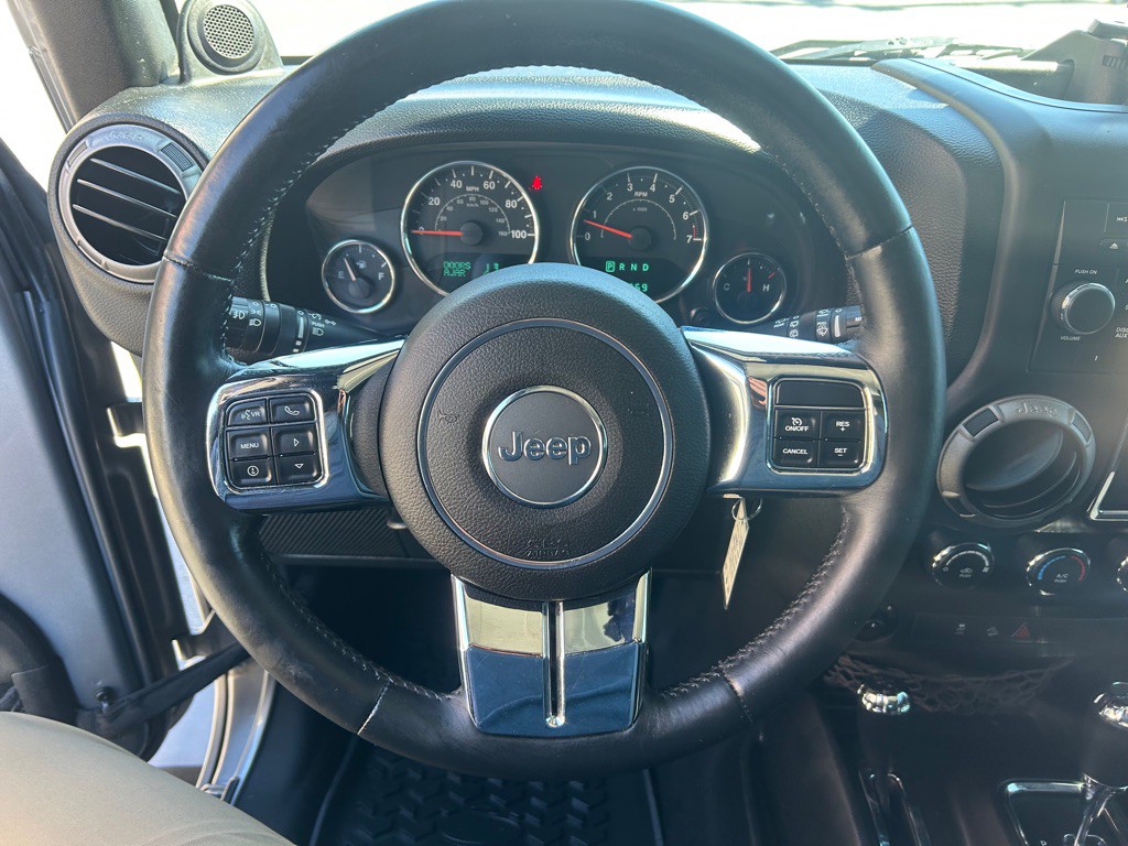 2013 Jeep Wrangler Image 13