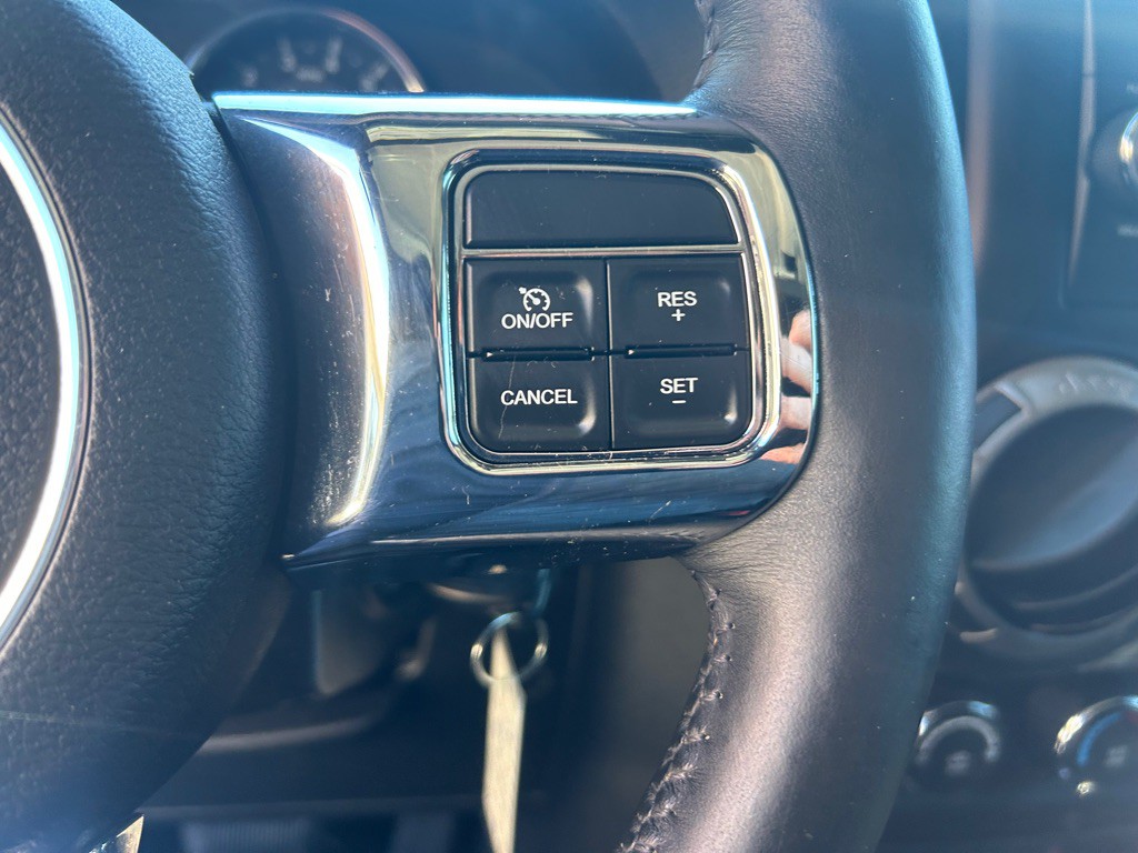 2013 Jeep Wrangler Image 16