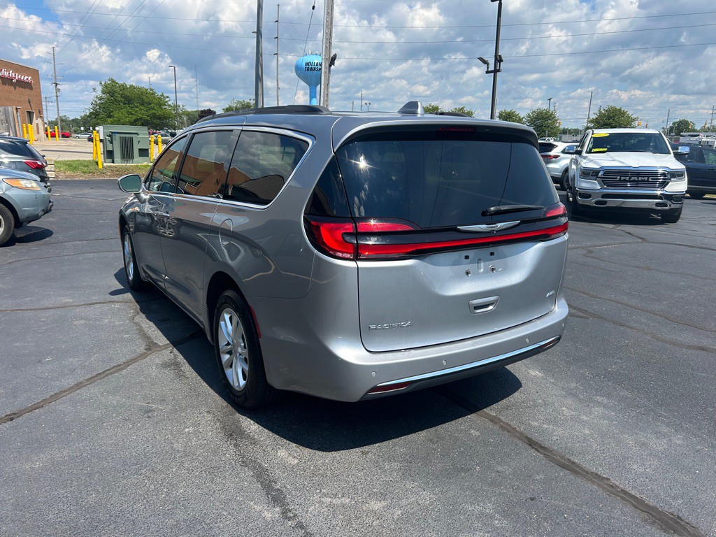 2021 Chrysler Pacifica Image 5