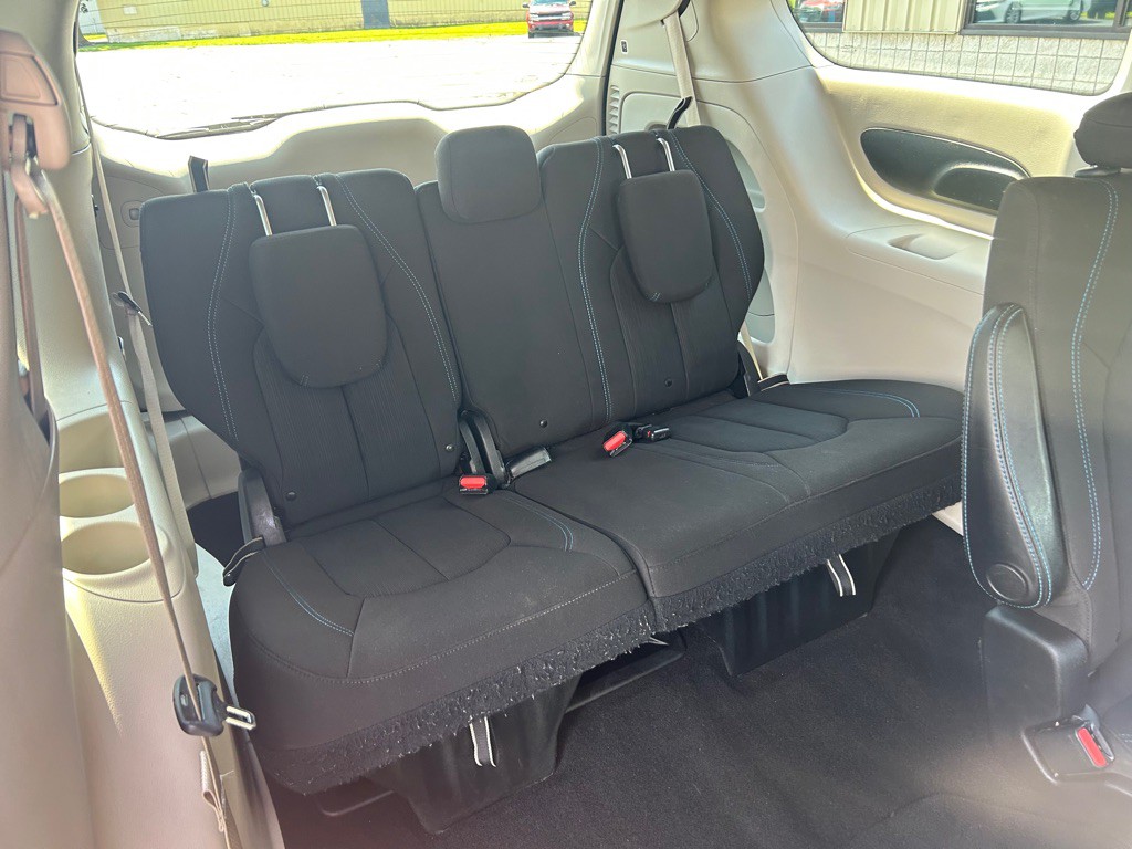 2021 Chrysler Pacifica Image 10