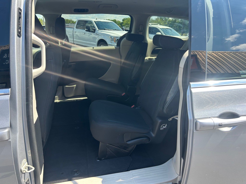 2021 Chrysler Pacifica Image 13