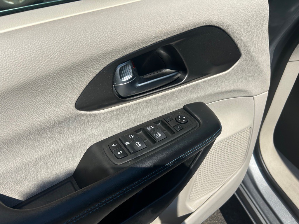 2021 Chrysler Pacifica Image 18