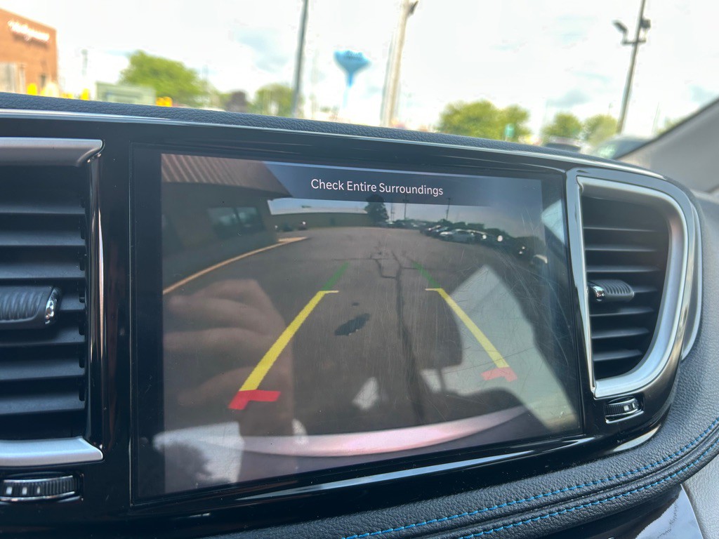 2021 Chrysler Pacifica Image 25