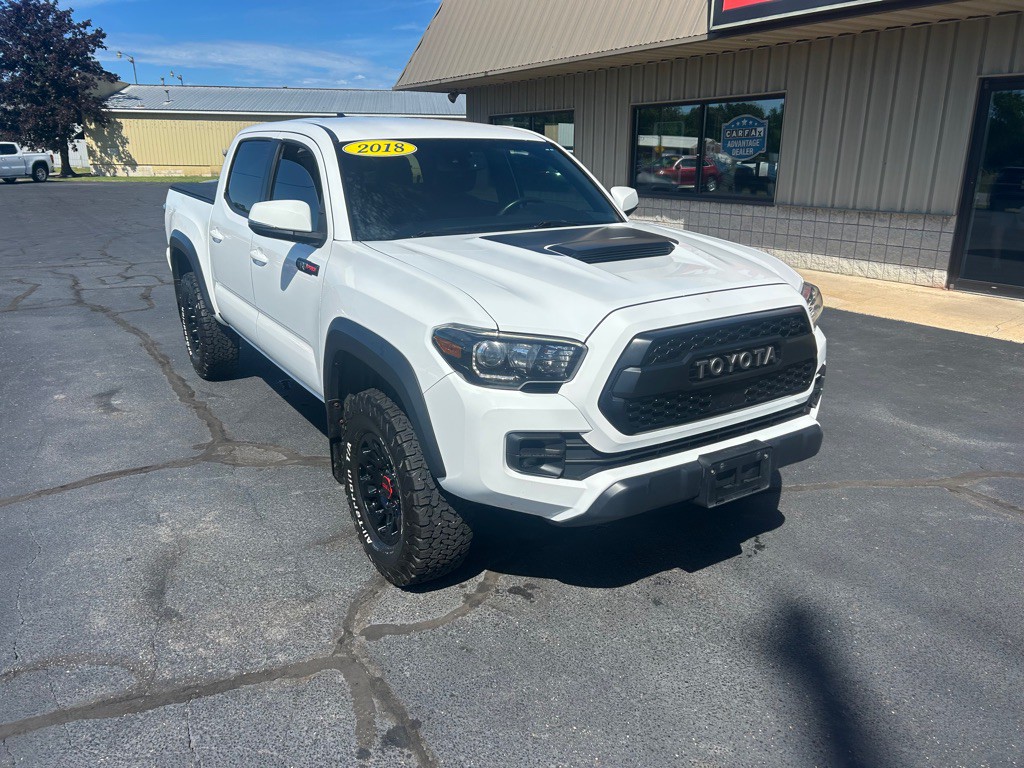2018 Toyota Tacoma Image 2