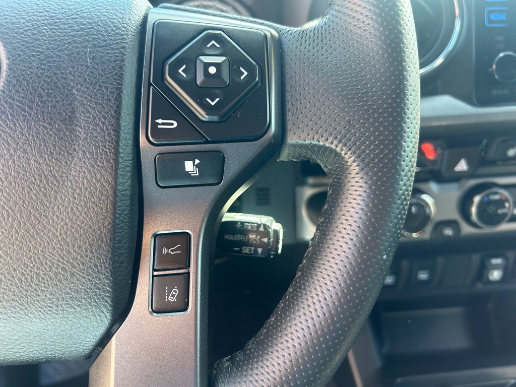 2018 Toyota Tacoma Image 18