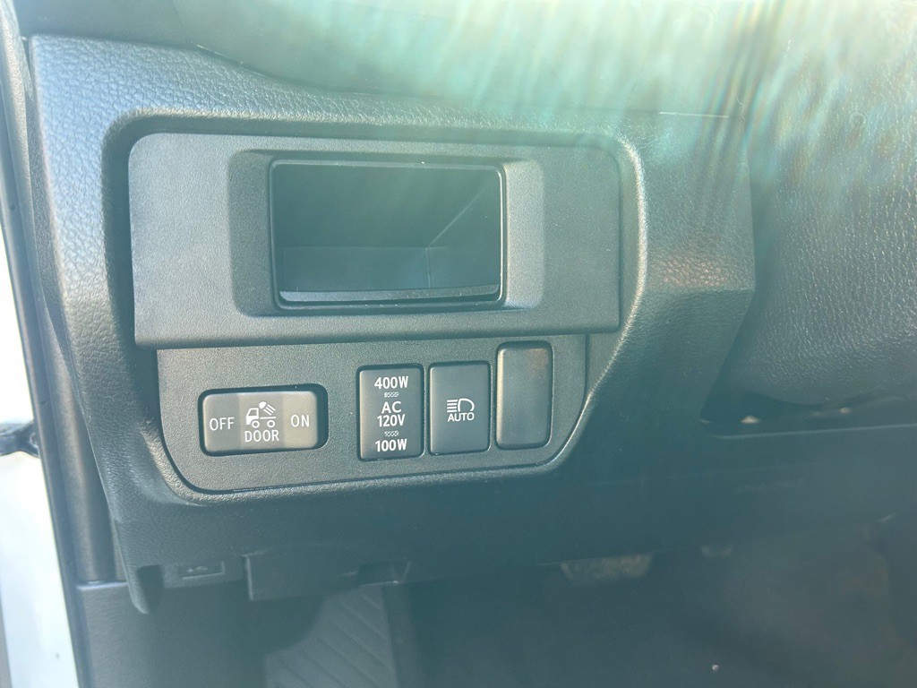2018 Toyota Tacoma Image 19