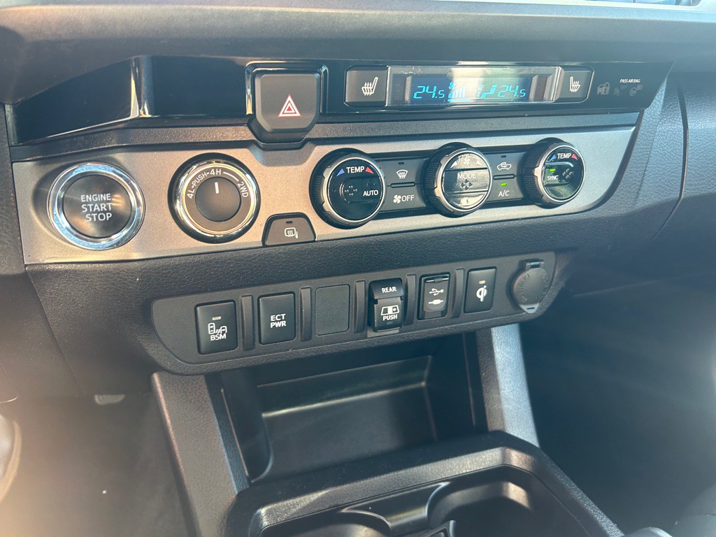 2018 Toyota Tacoma Image 22