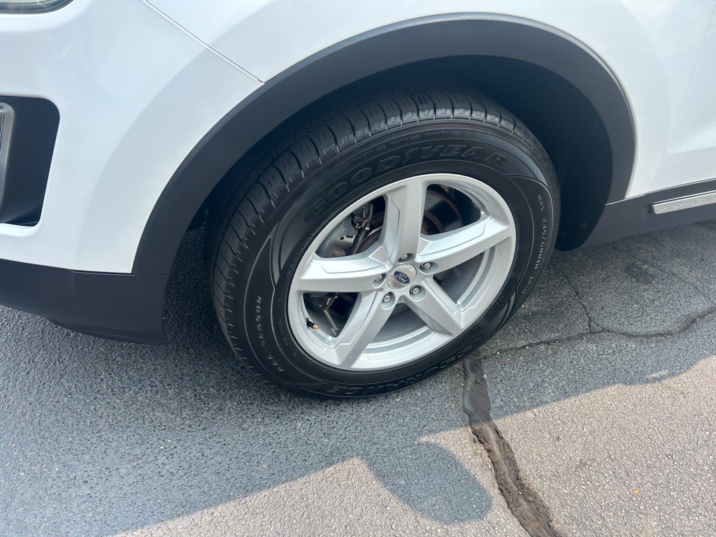 2016 Ford Explorer Image 4