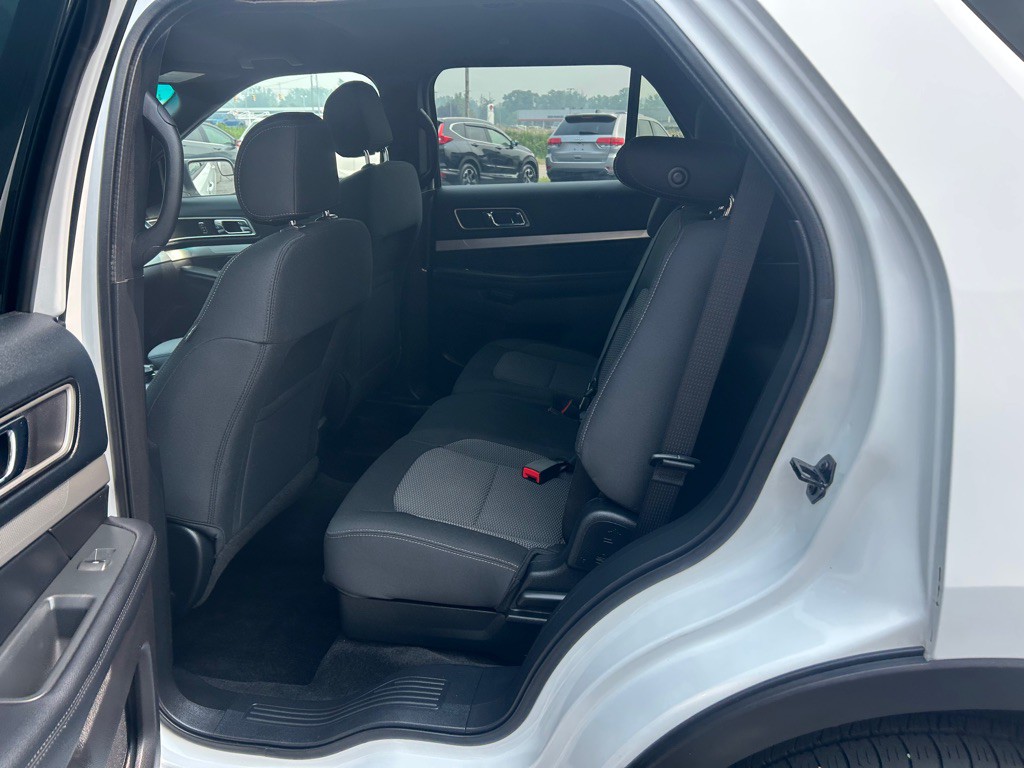 2016 Ford Explorer Image 11