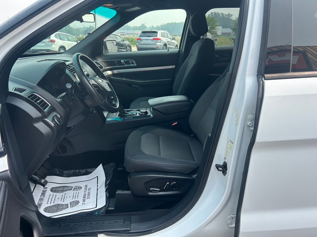 2016 Ford Explorer Image 13