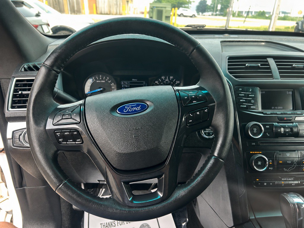 2016 Ford Explorer Image 16
