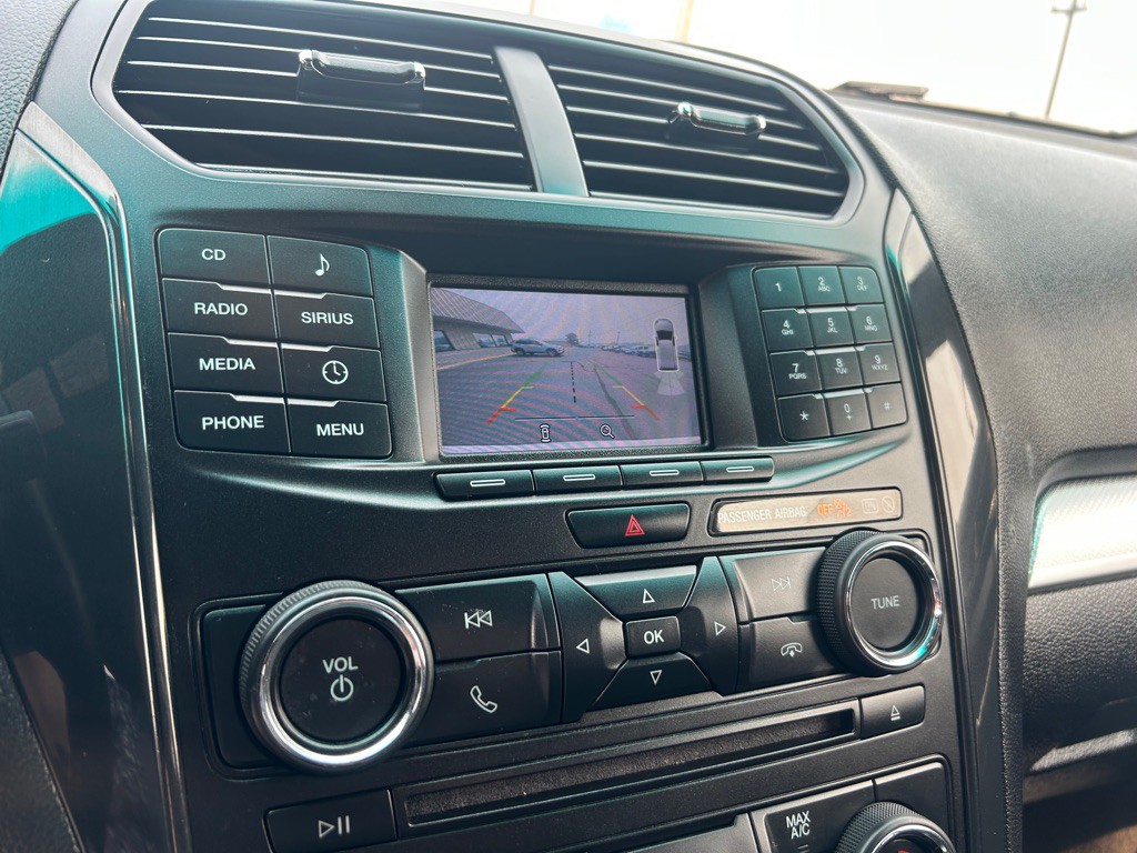 2016 Ford Explorer Image 22