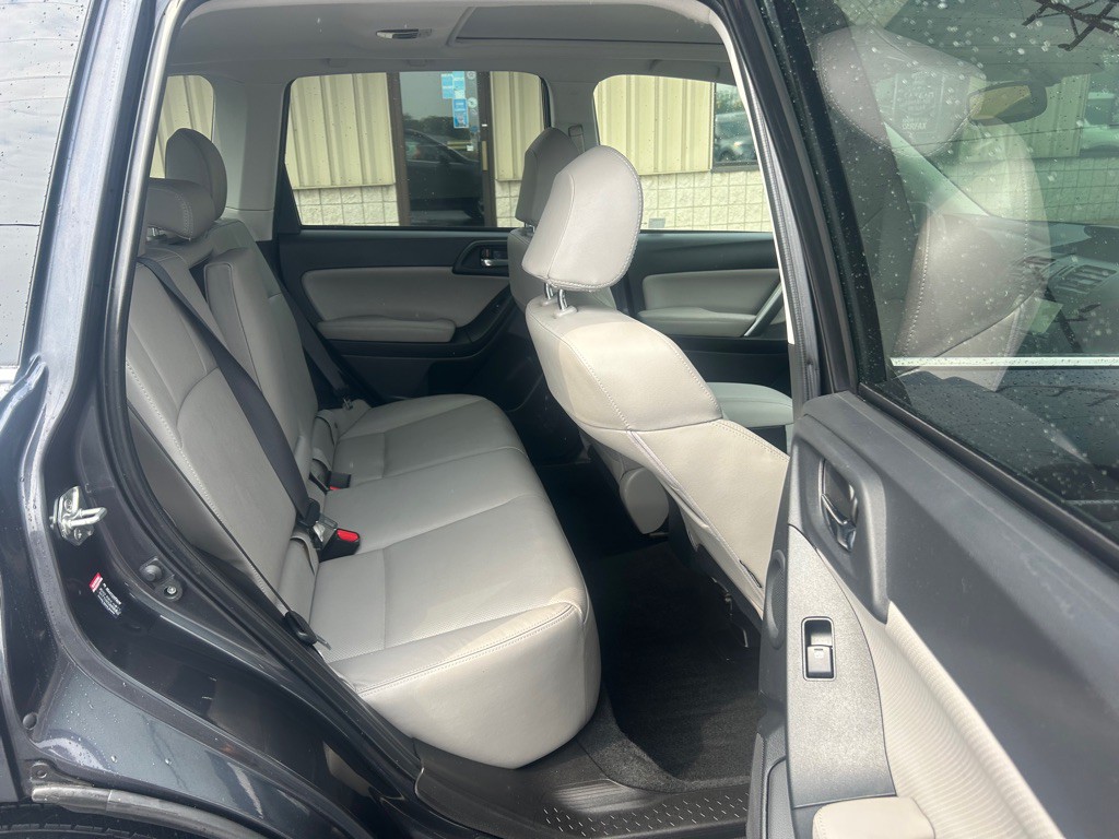 2015 Subaru Forester Image 8