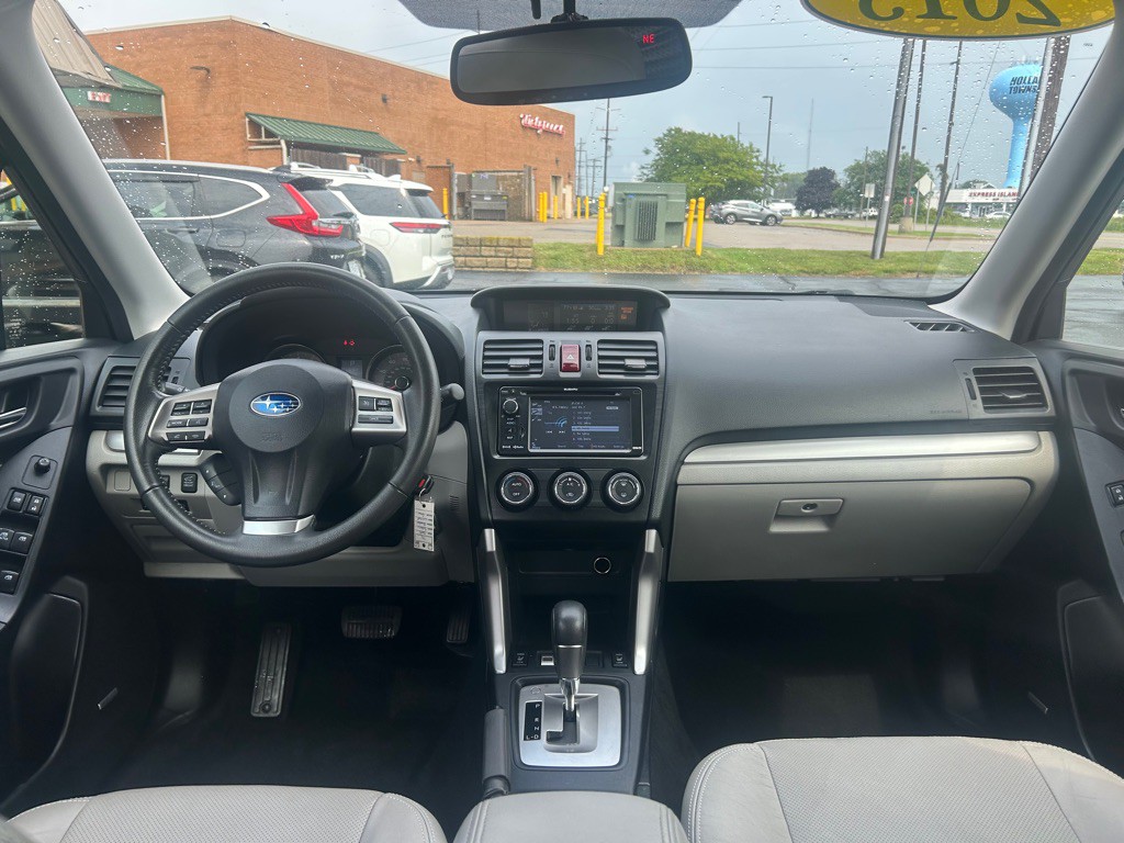 2015 Subaru Forester Image 12