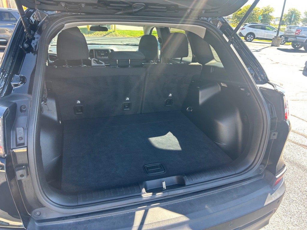 2019 Jeep Cherokee Image 9