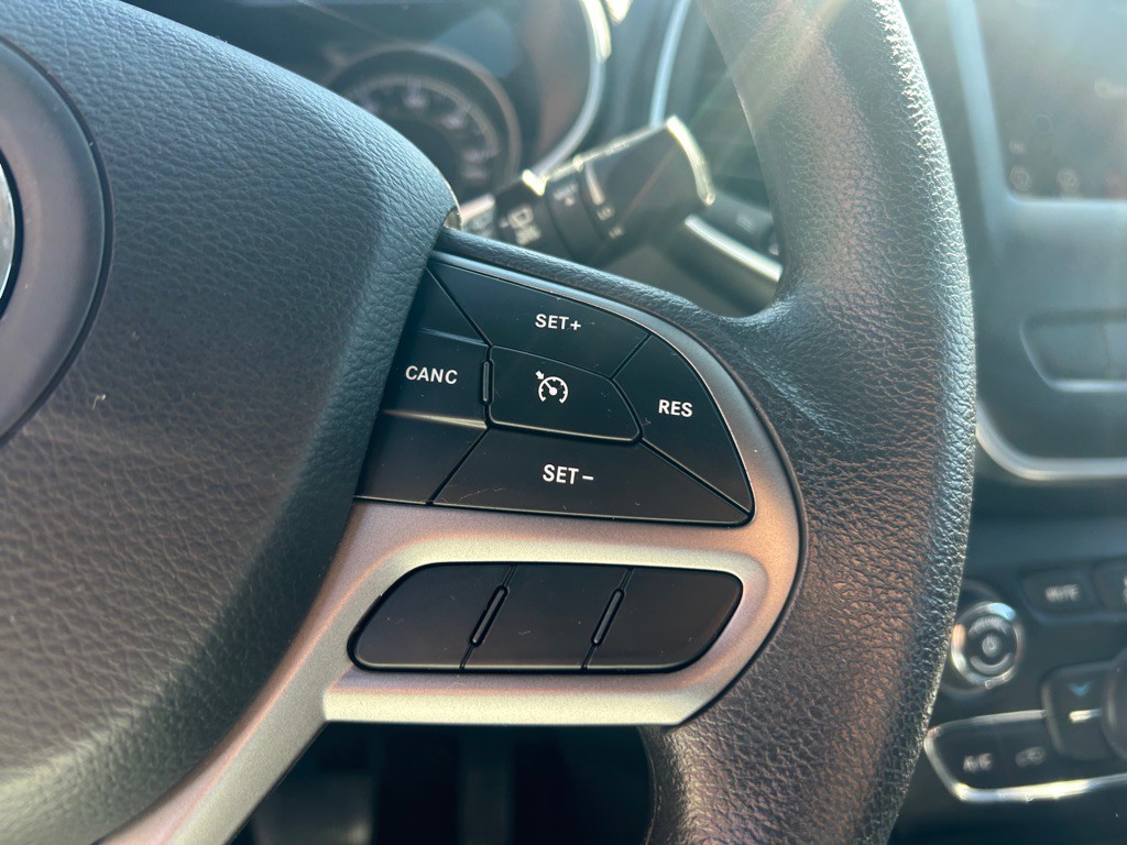 2019 Jeep Cherokee Image 18