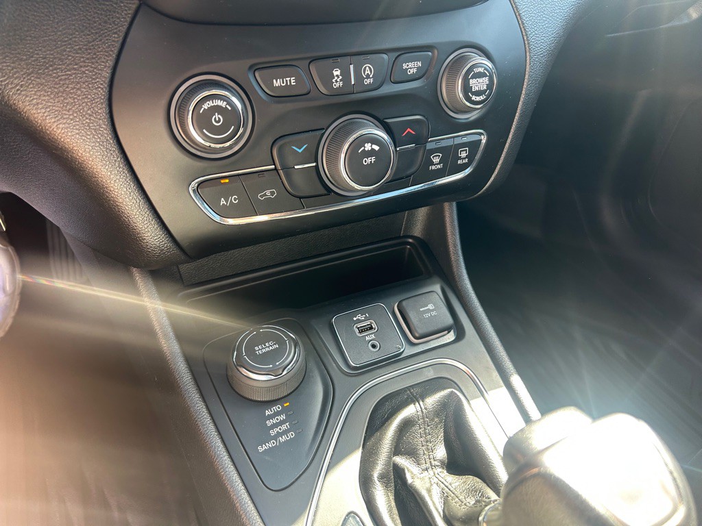 2019 Jeep Cherokee Image 22