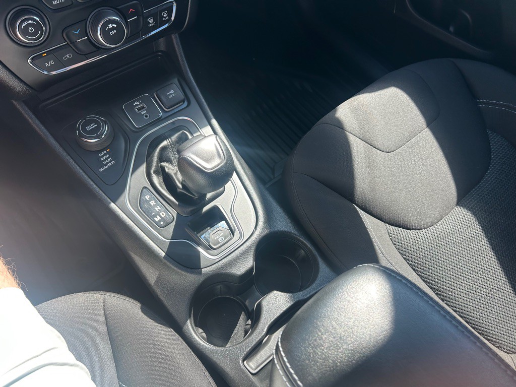 2019 Jeep Cherokee Image 23