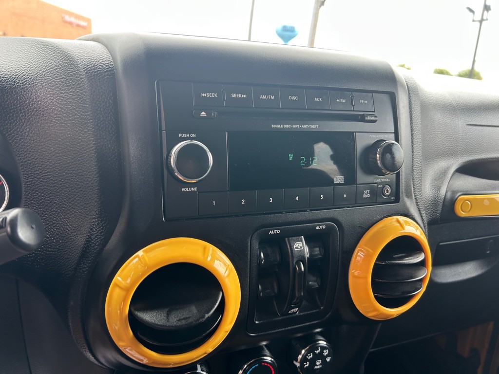 2014 Jeep Wrangler Unlimited Image 20
