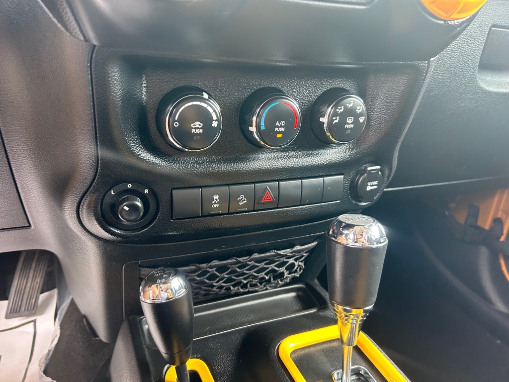 2014 Jeep Wrangler Unlimited Image 21