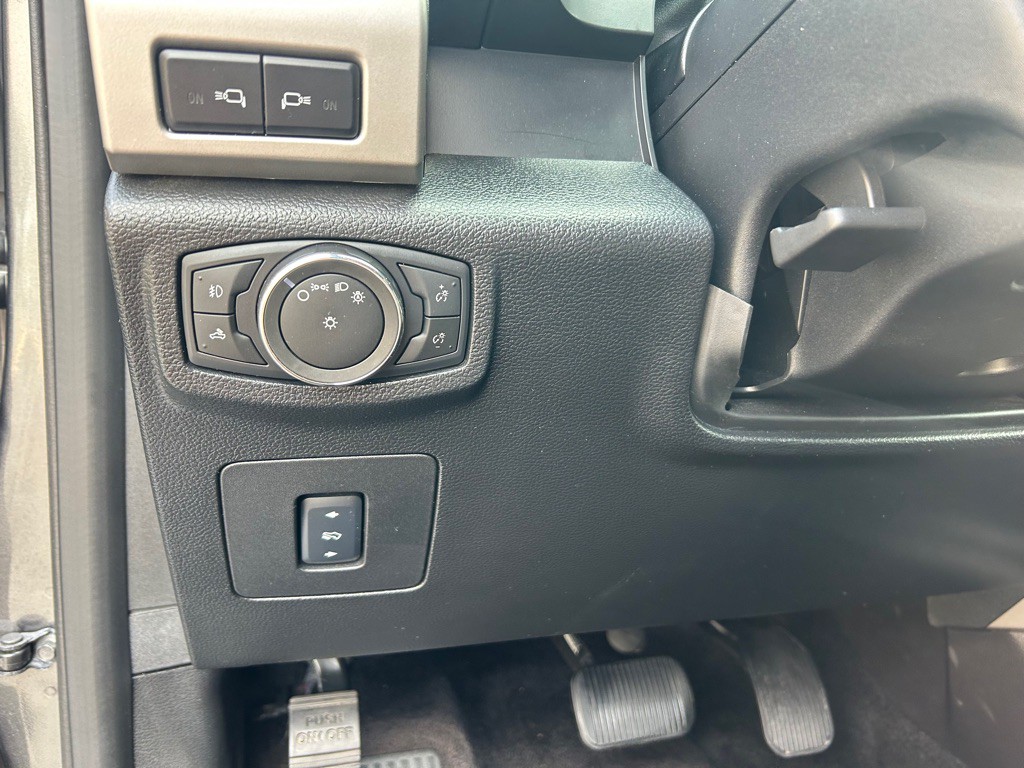 2015 Ford F-150 Image 19