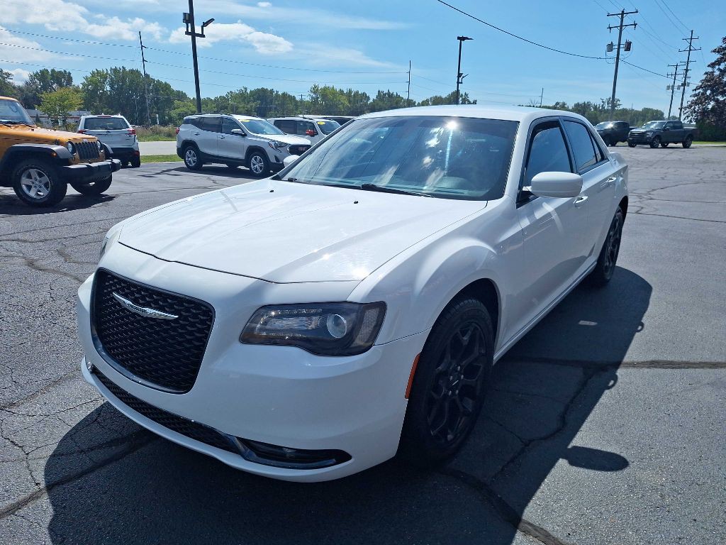 2019 Chrysler 300 Image 2