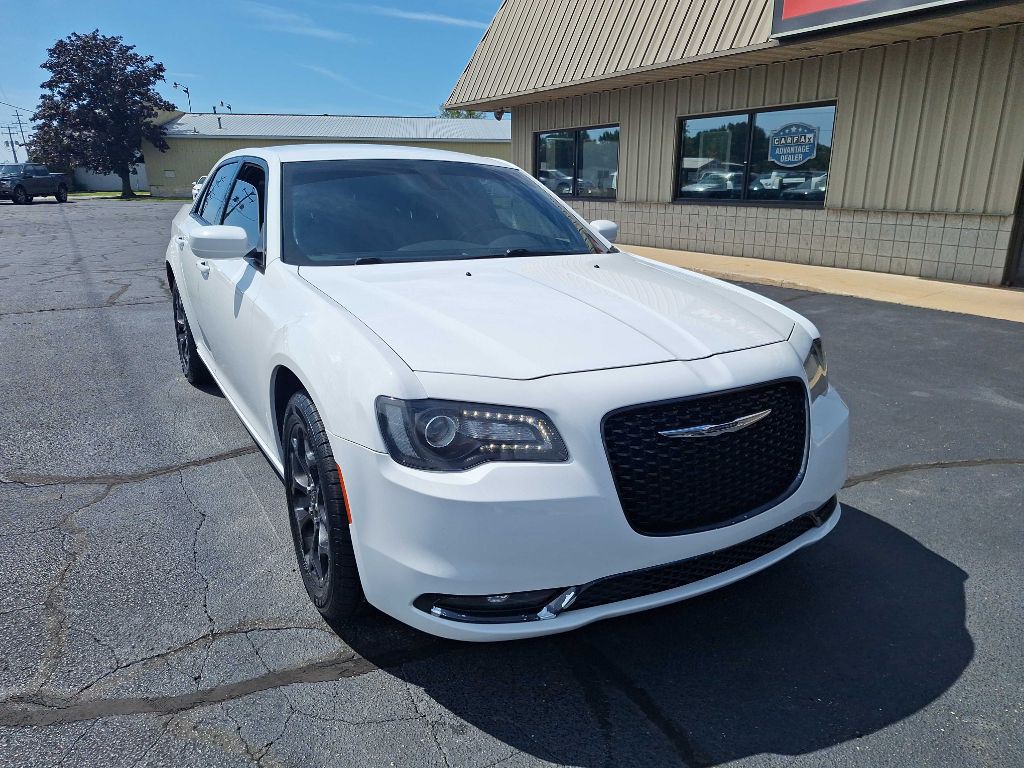 2019 Chrysler 300 Image 5