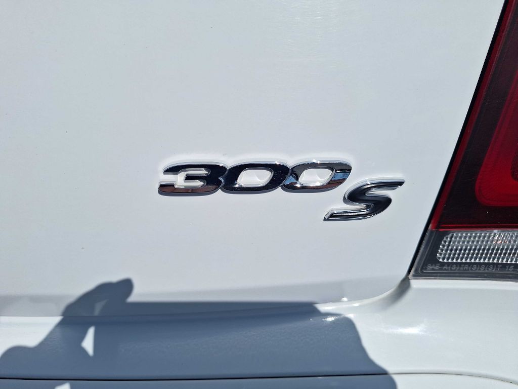 2019 Chrysler 300 Image 6