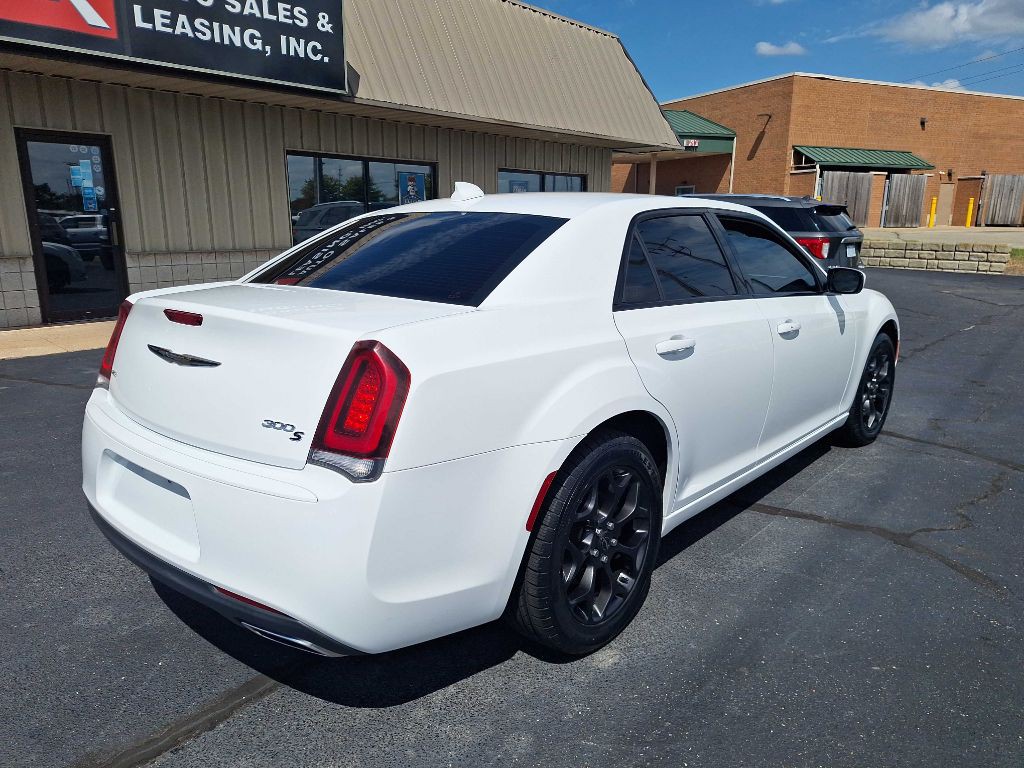 2019 Chrysler 300 Image 7