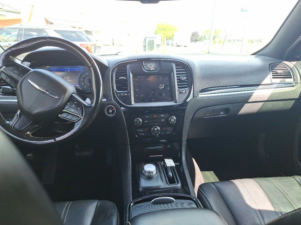 2019 Chrysler 300 Image 10