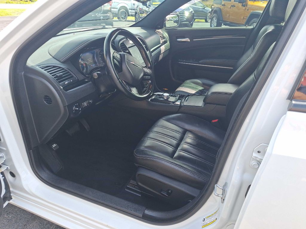 2019 Chrysler 300 Image 11