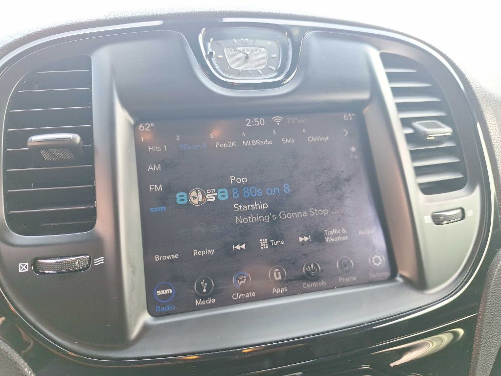 2019 Chrysler 300 Image 14