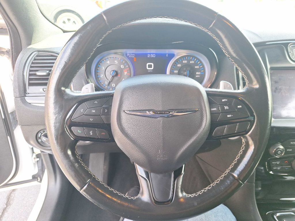 2019 Chrysler 300 Image 15