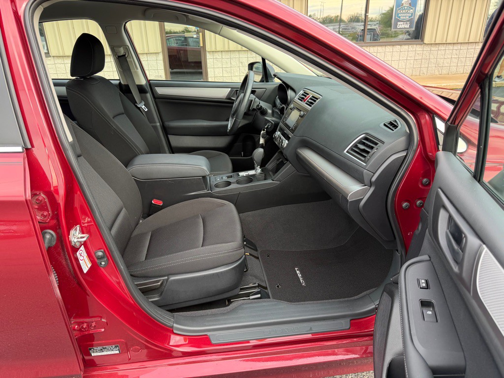 2017 Subaru Legacy Image 7
