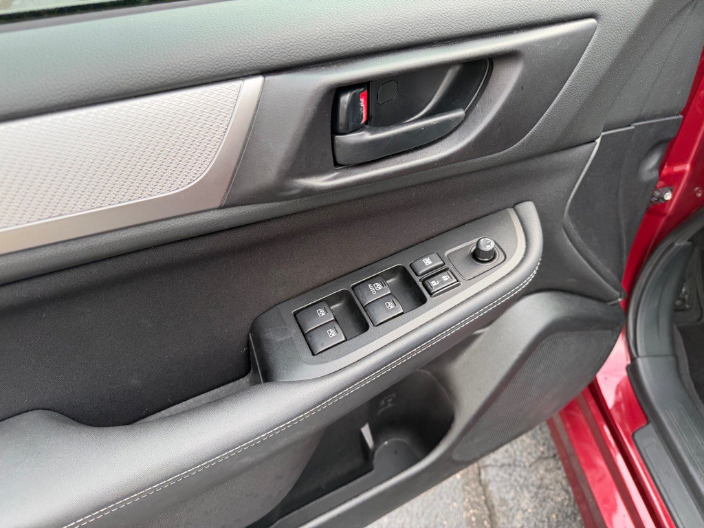 2017 Subaru Legacy Image 13