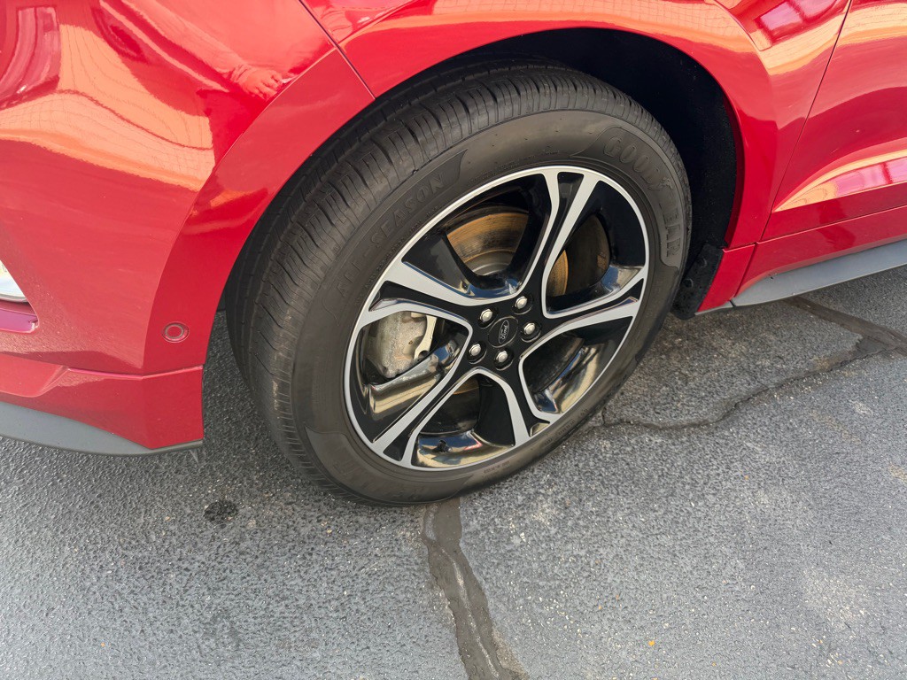 2020 Ford Edge Image 4
