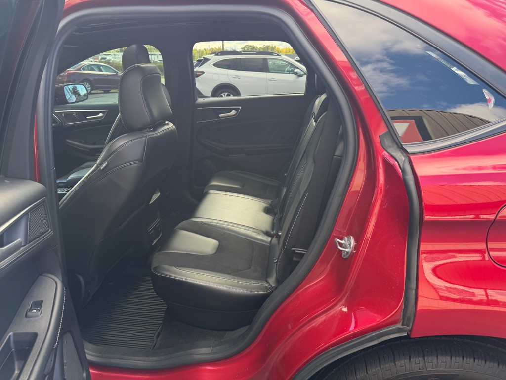 2020 Ford Edge Image 14