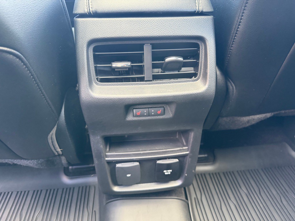 2020 Ford Edge Image 17