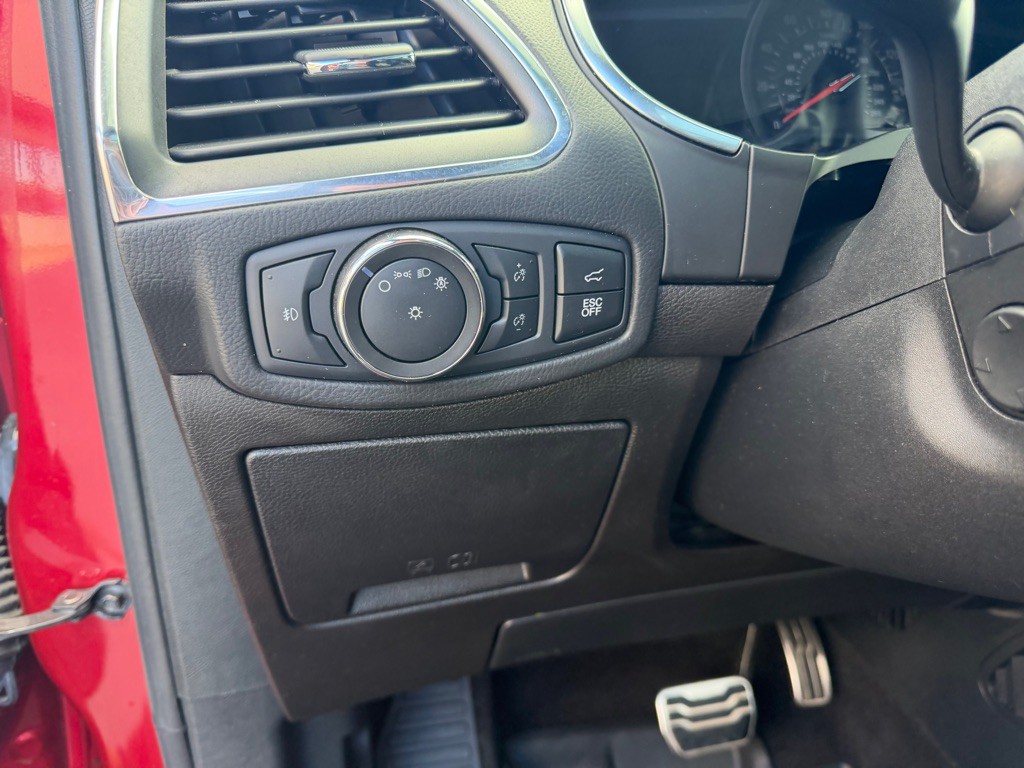 2020 Ford Edge Image 26