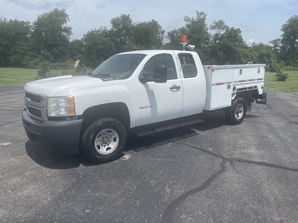 2010 Chevrolet Silverado 1500 Image 1
