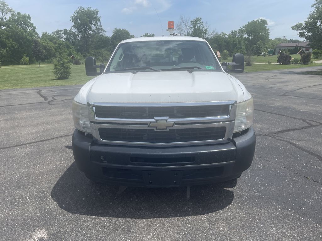 2010 Chevrolet Silverado 1500 Image 2