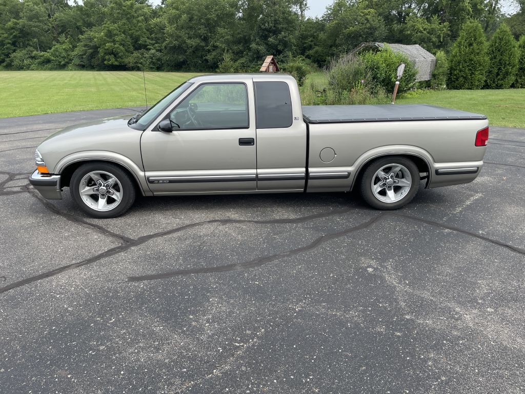 1999 Chevrolet S10 Image 9