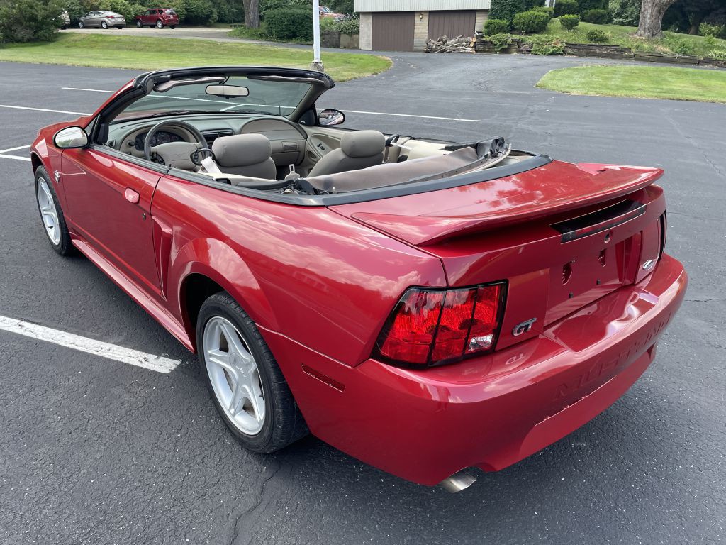 1999 Ford Mustang Image 17