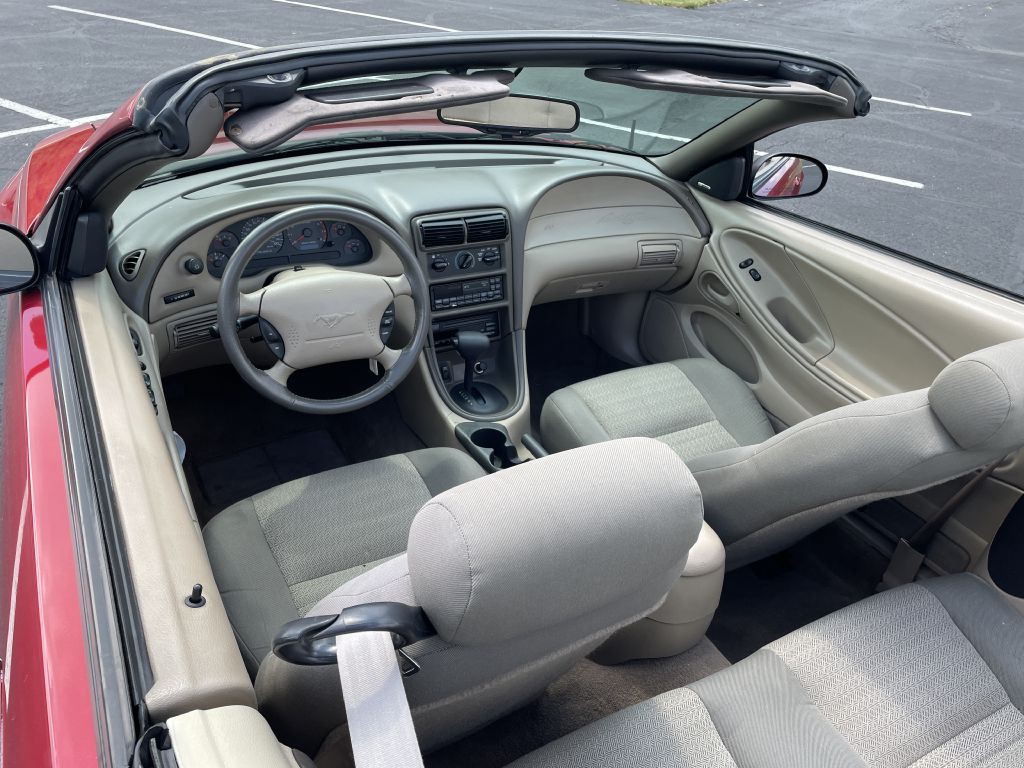 1999 Ford Mustang Image 18