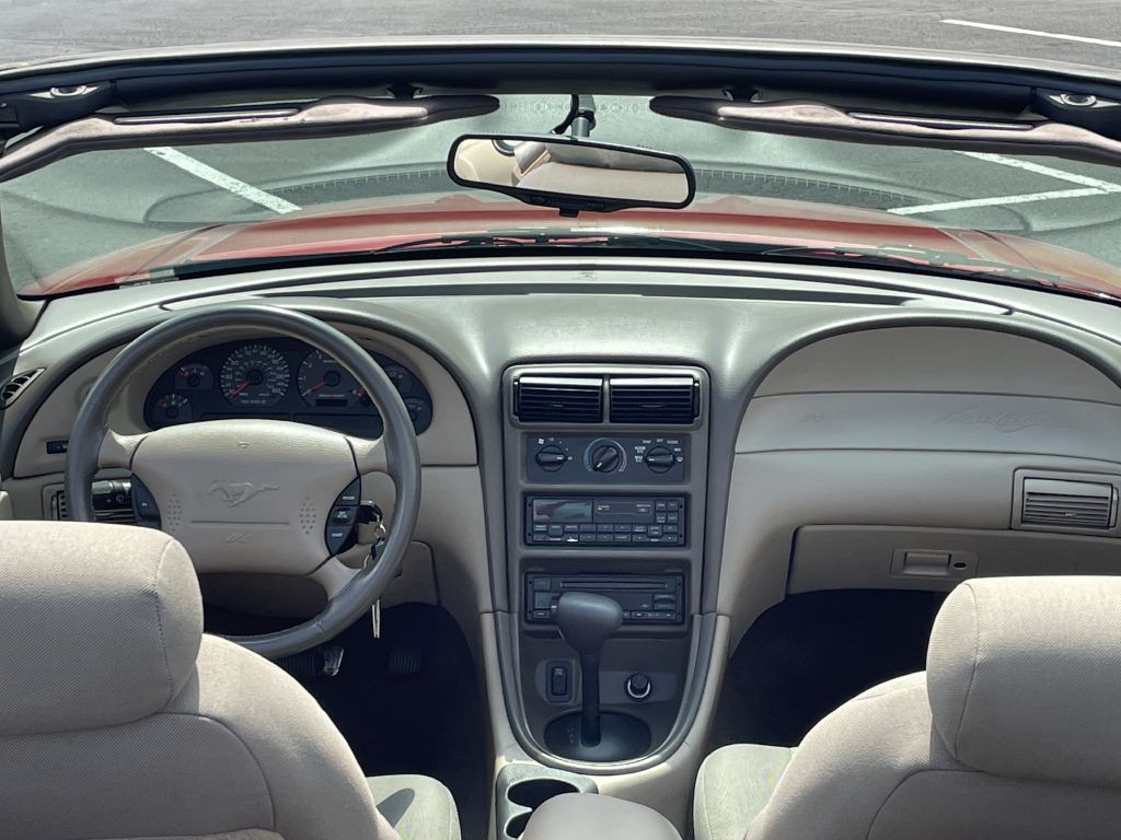 1999 Ford Mustang Image 22