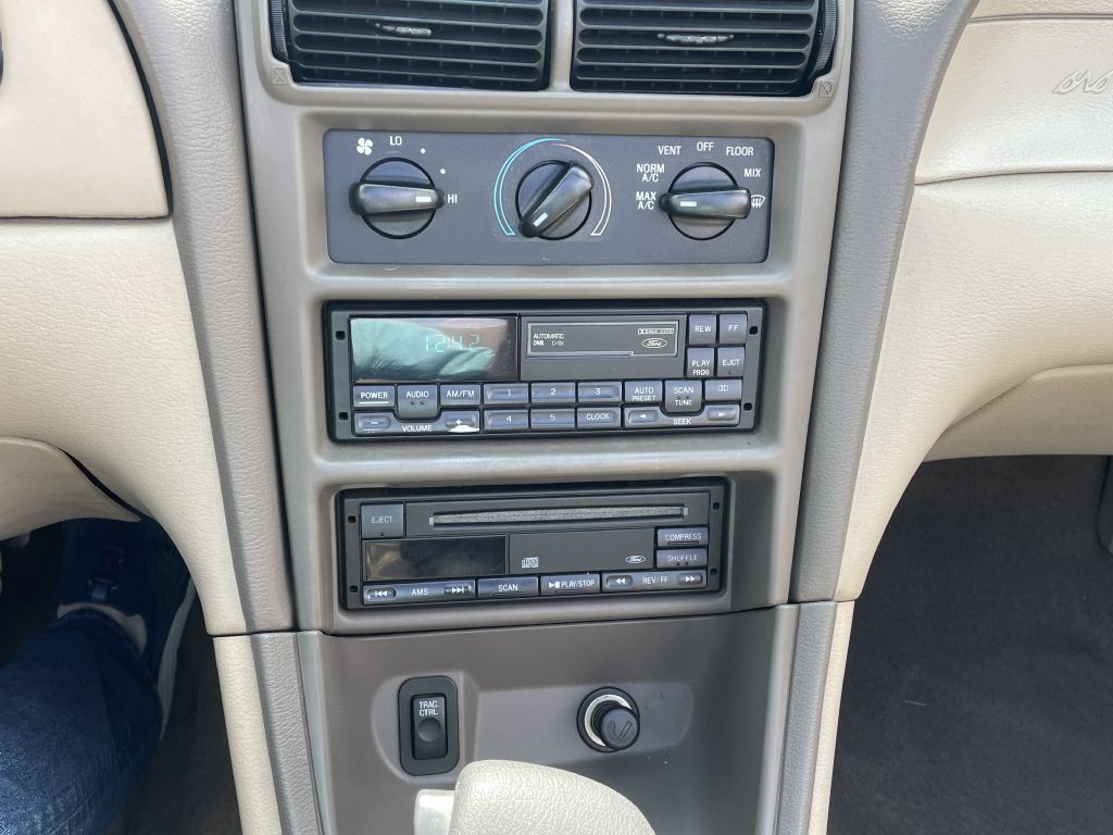 1999 Ford Mustang Image 23